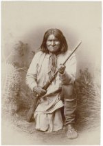 Geronimo-with-rifle.jpg