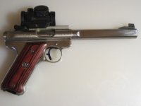 MKII RUGER COMPETITION GRIP2 R.JPG